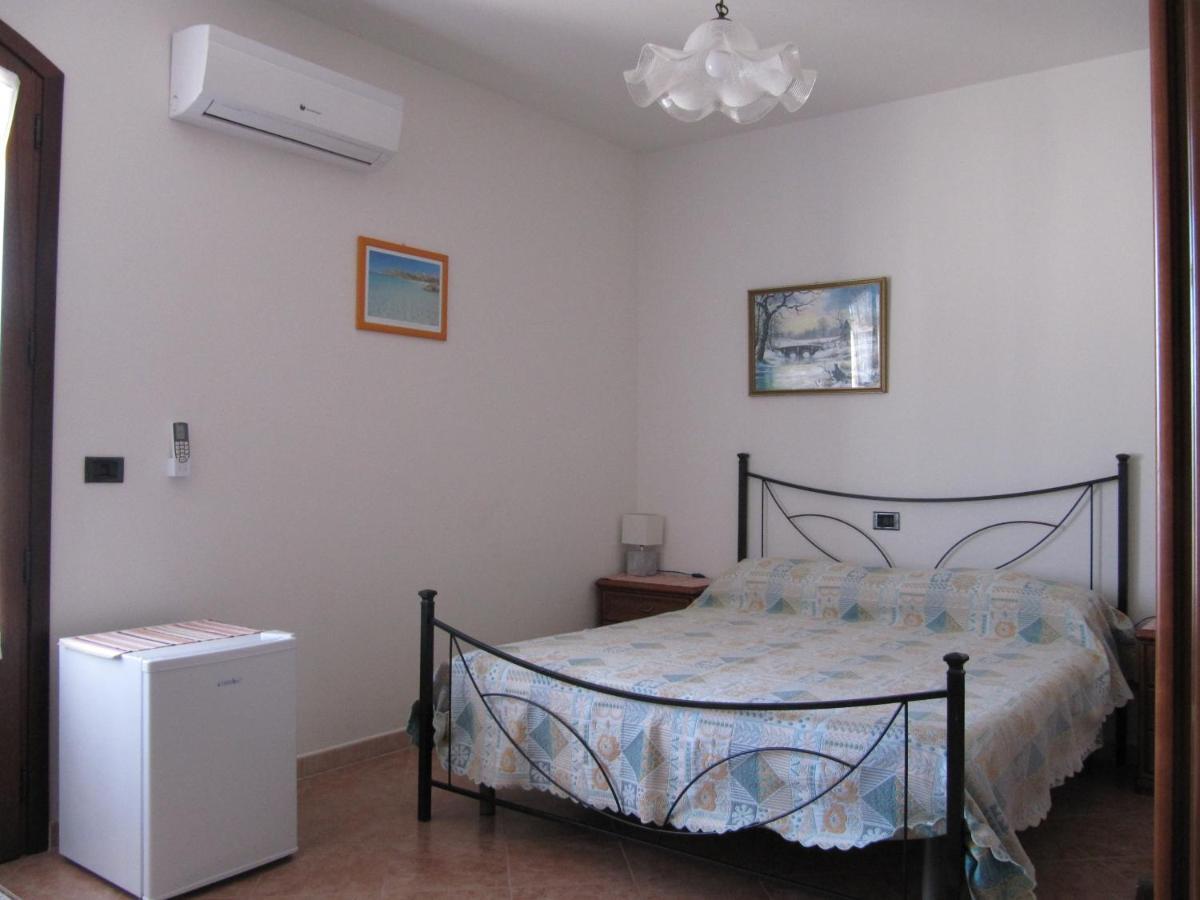 Uras Il Portico B&B 외부 사진