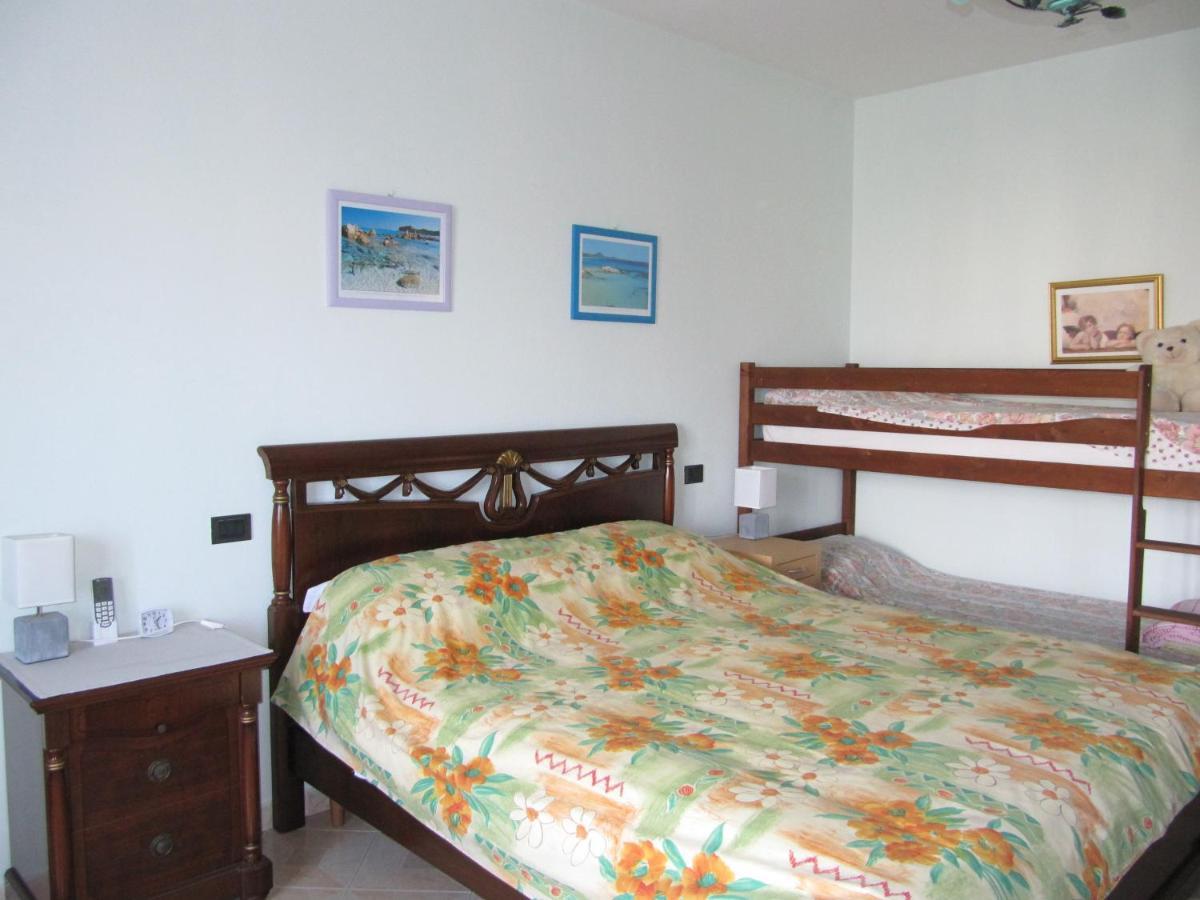 Uras Il Portico B&B 외부 사진