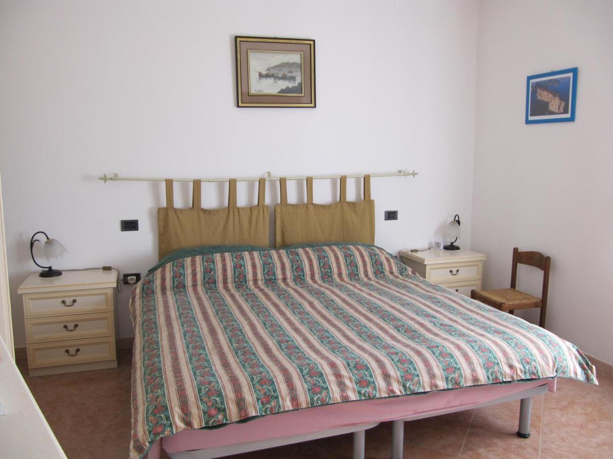 Uras Il Portico B&B 외부 사진