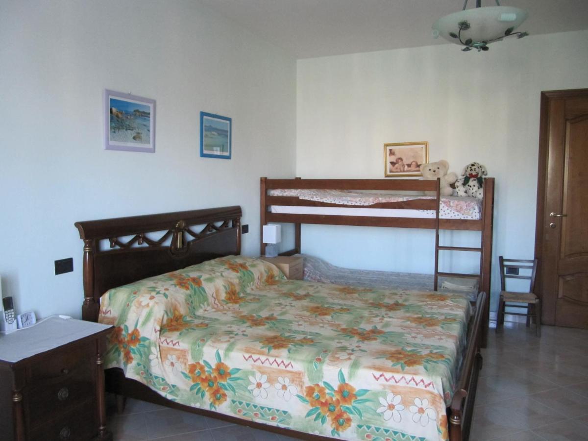 Uras Il Portico B&B 외부 사진