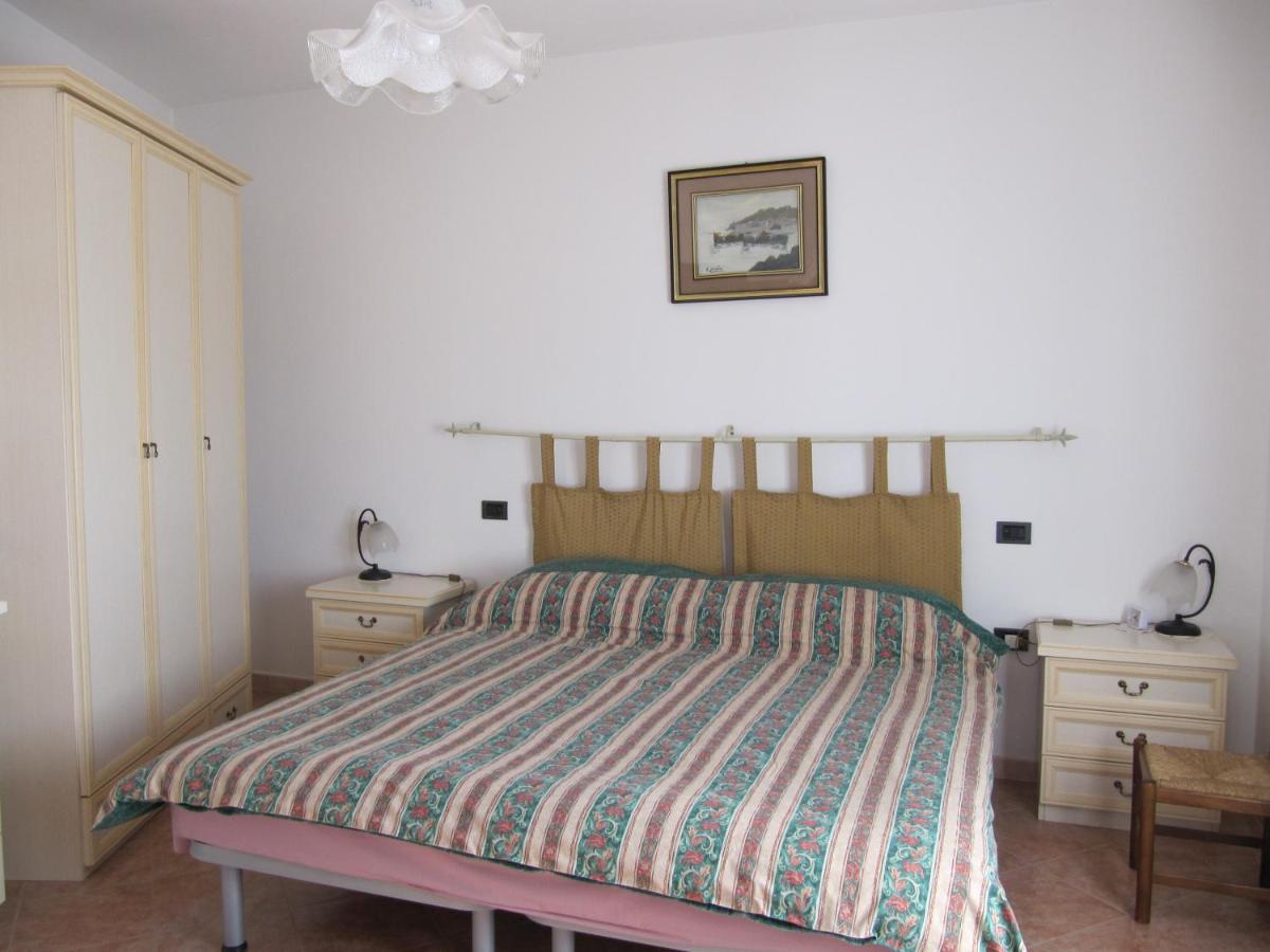 Uras Il Portico B&B 외부 사진