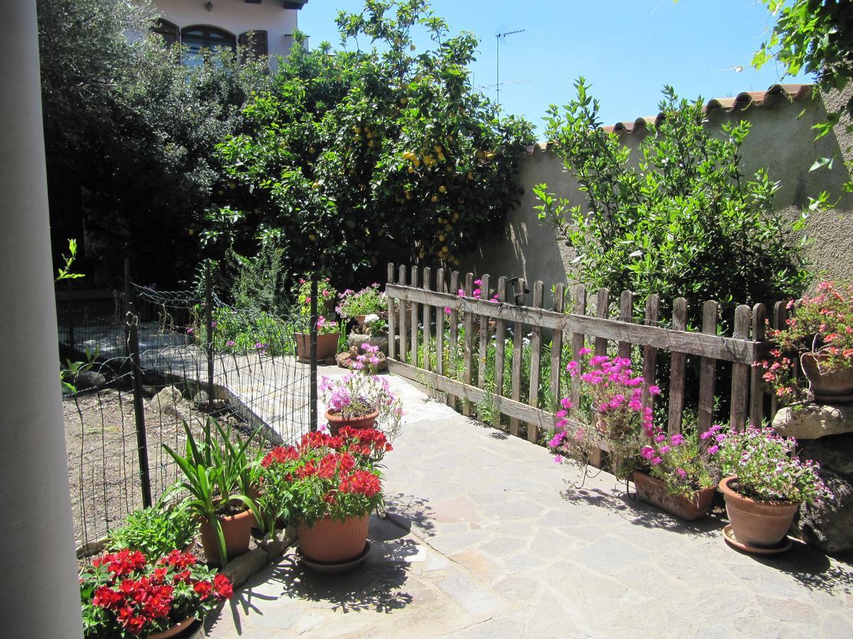 Uras Il Portico B&B 외부 사진