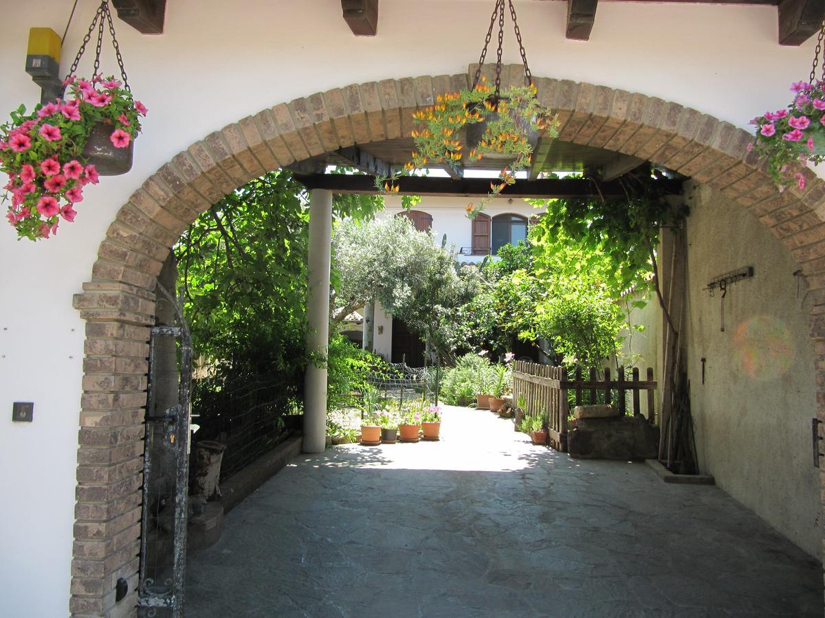 Uras Il Portico B&B 외부 사진