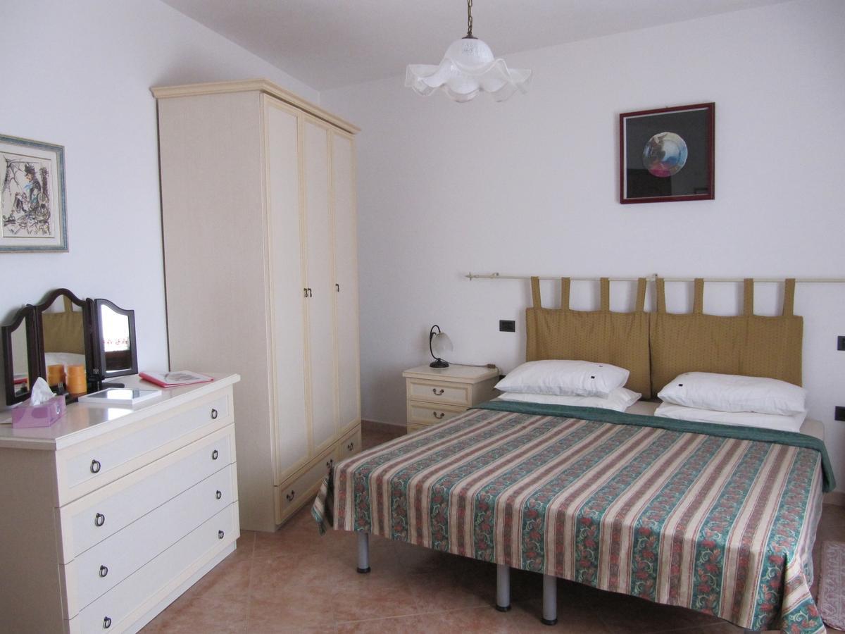 Uras Il Portico B&B 외부 사진